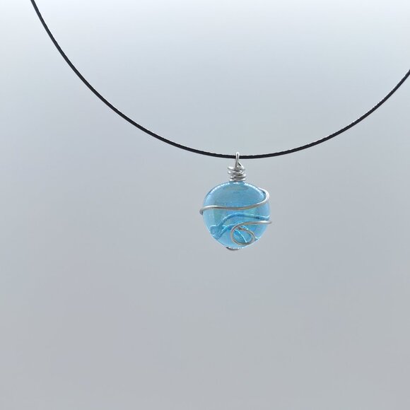 Ocean Drop Necklace handmade in Canada- metal choker with glass pendant - Picture 8 of 9